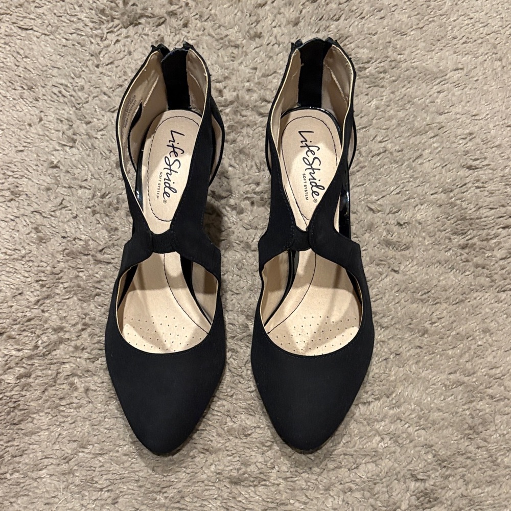 Life Stride Women's Classic Black Heels